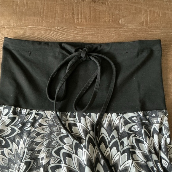 Prana Solana Black and Grey Geometric Dress - Picture 2 of 7